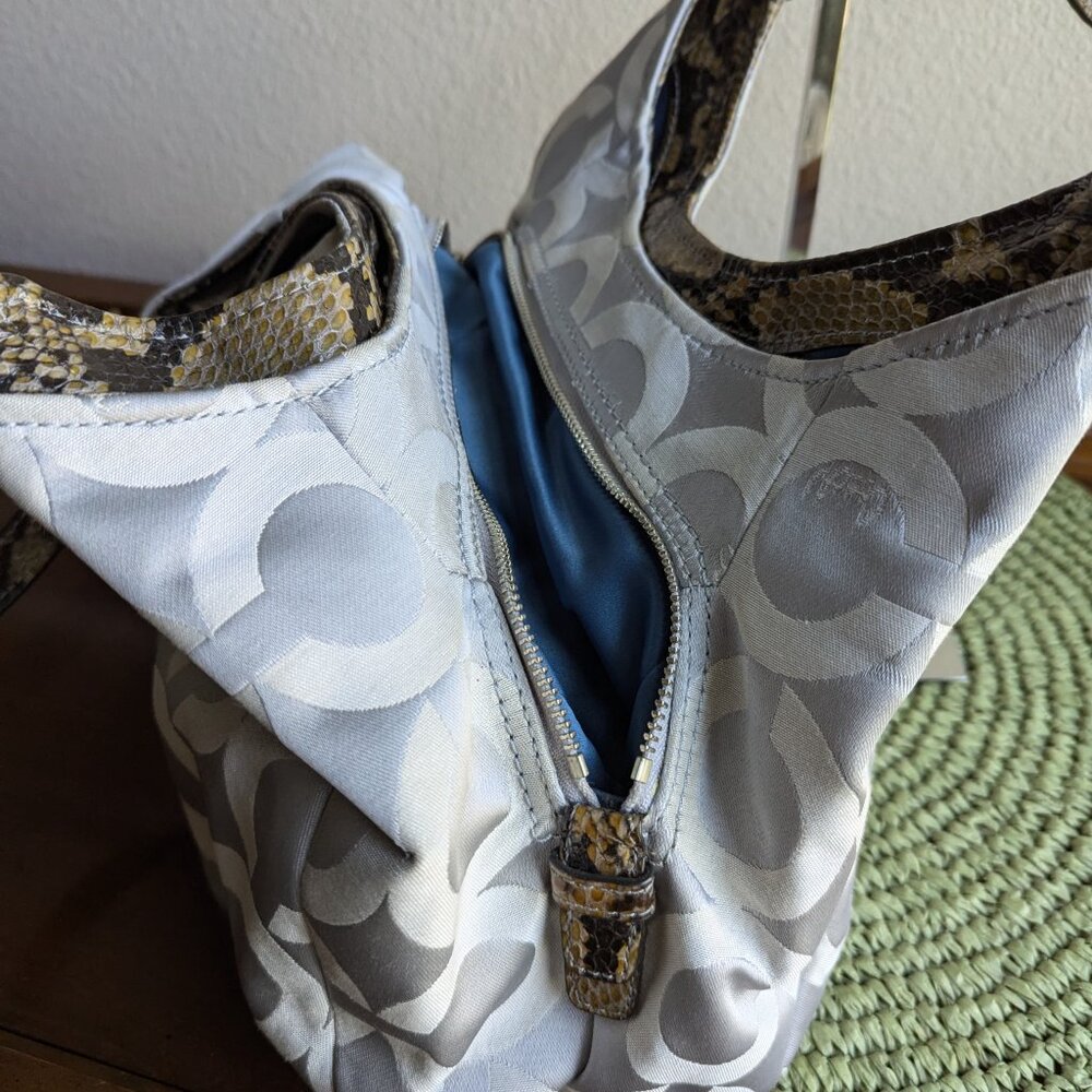 Vintage Coach A1273-17689 Madison OP Art Sateen Maggie Shoulder Bag Y2K Fashion - Picture 5 of 11